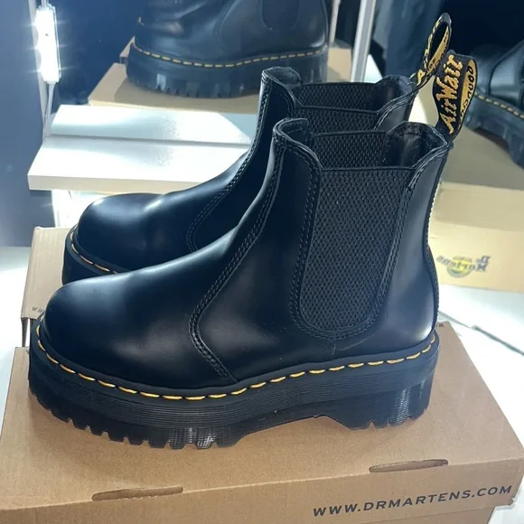 DR. MARTENS SMOOTH LEATHER PLATFORM CHELSEA BOOTS - Picture 1 of 12